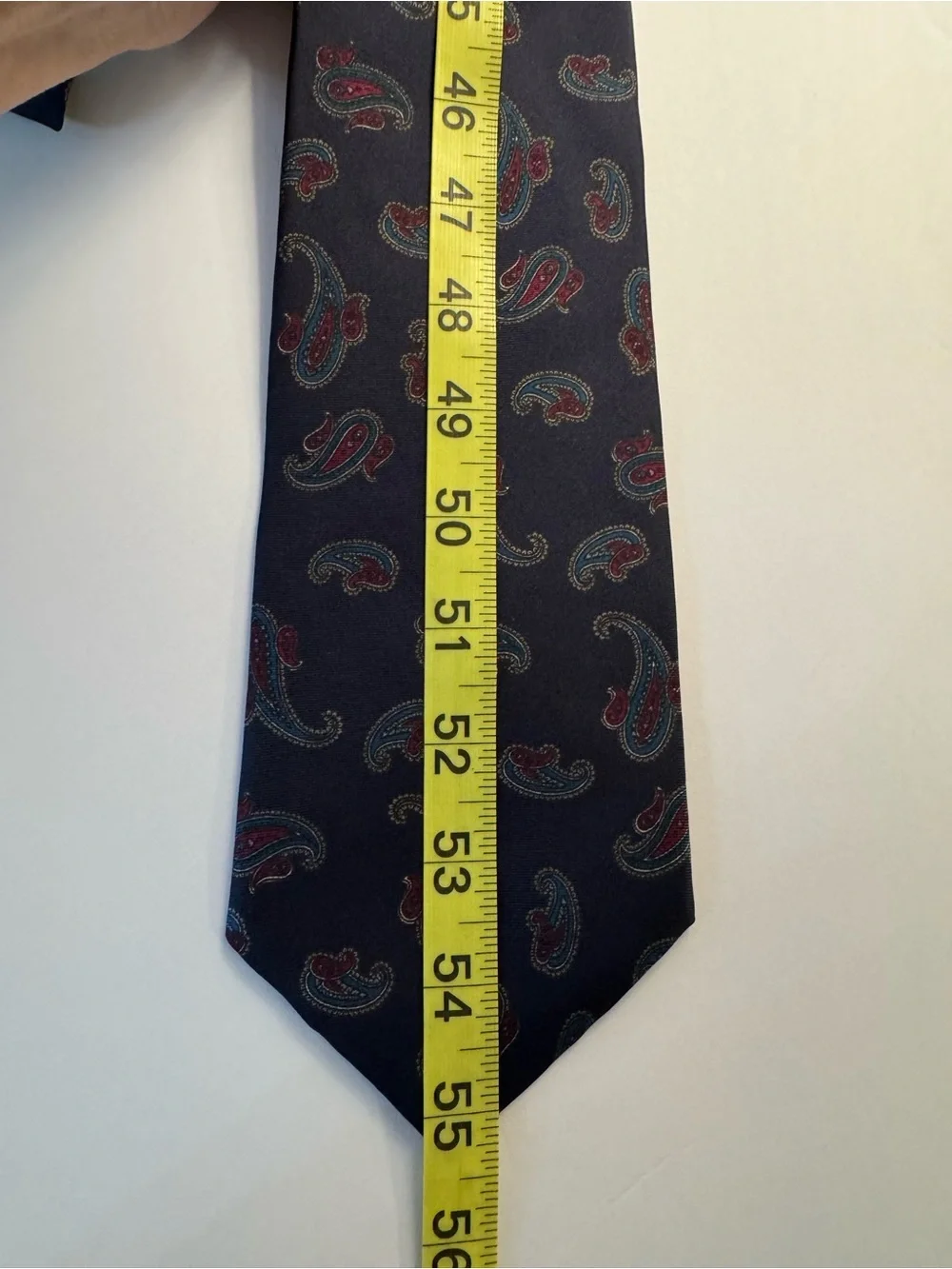 Vintage 100% silk Wembley Mens Neck Tie